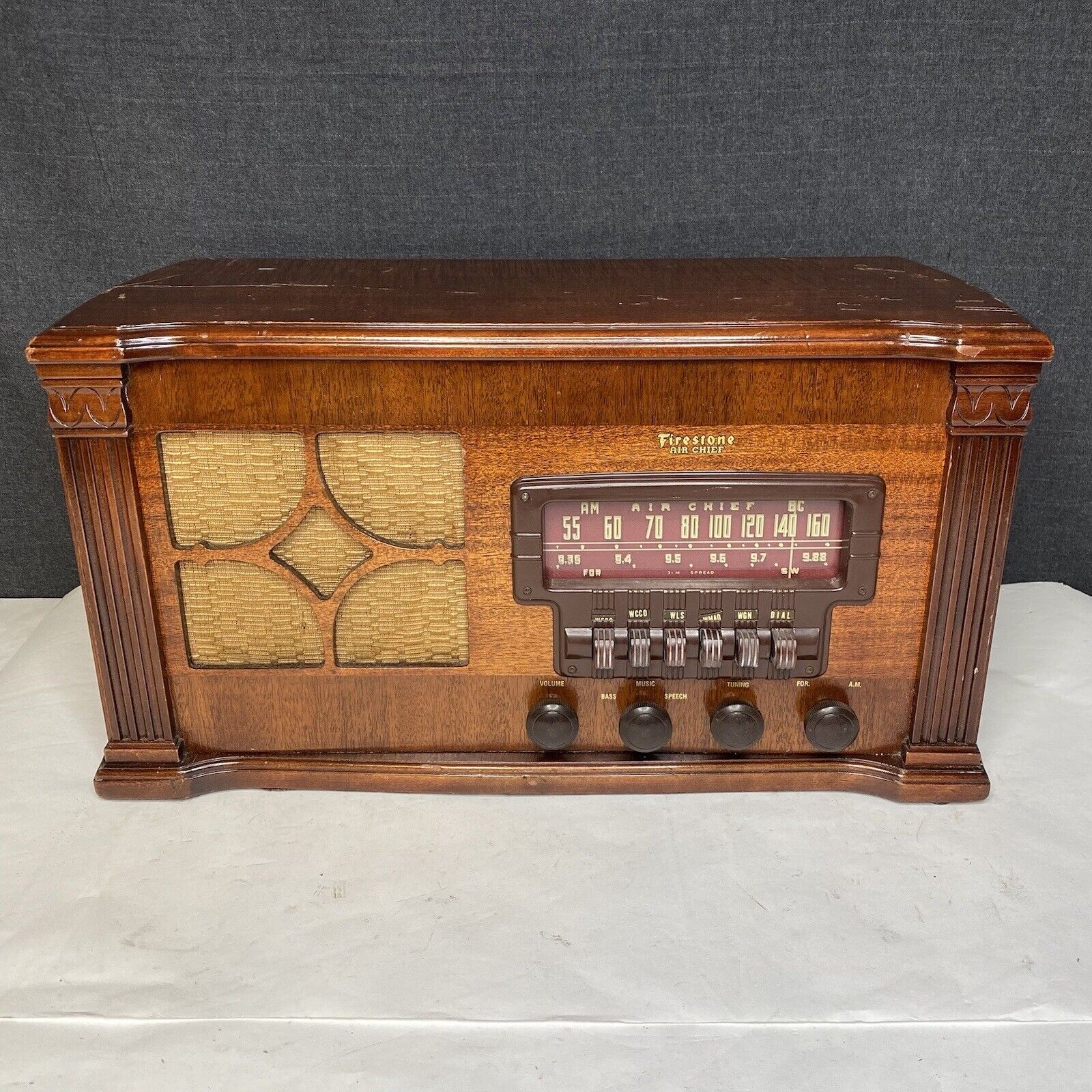 Vintage Firestone Air Chief Model 4-A-22 Tube AM-SW Table Top Radio - TESTED