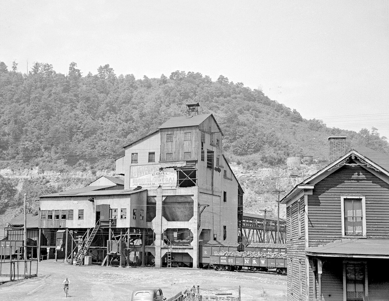 1938 Coal Mine, Floyd County, Kentucky Vintage Old Photo 8.5\