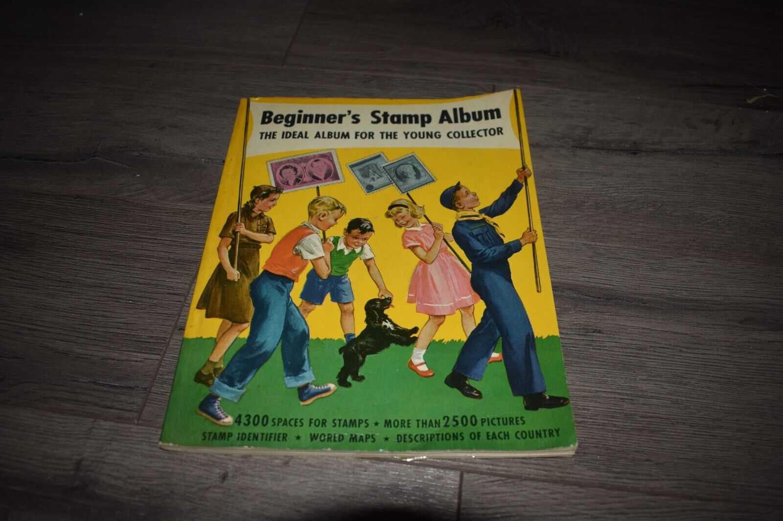 Beginner\'s Stamp Album: Ideal Album for the Young Collector 1954 w some stamps