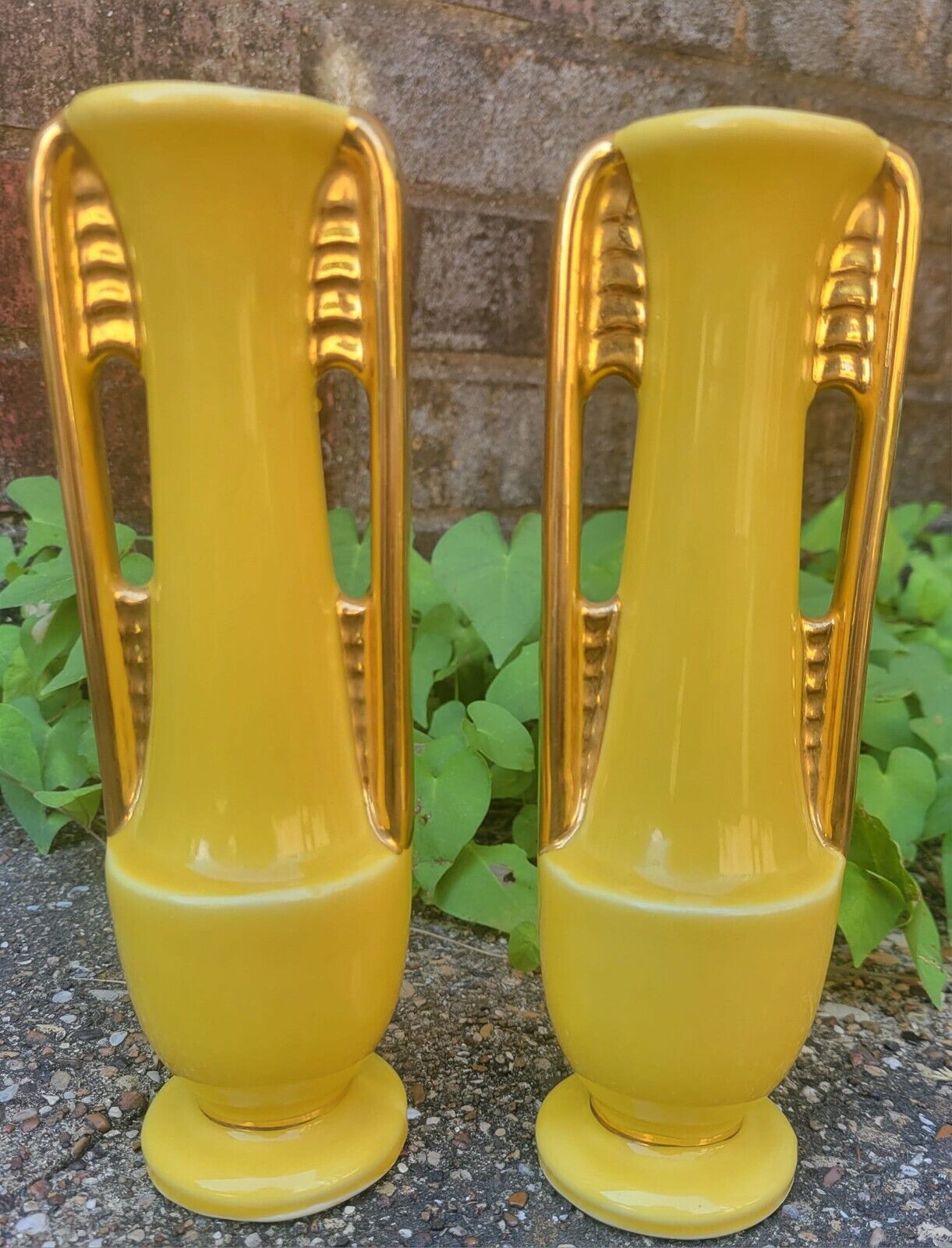 Pair 1930s Vintage Shawnee Pottery Art Deco Y/G Bud Vases Double Handled 8\