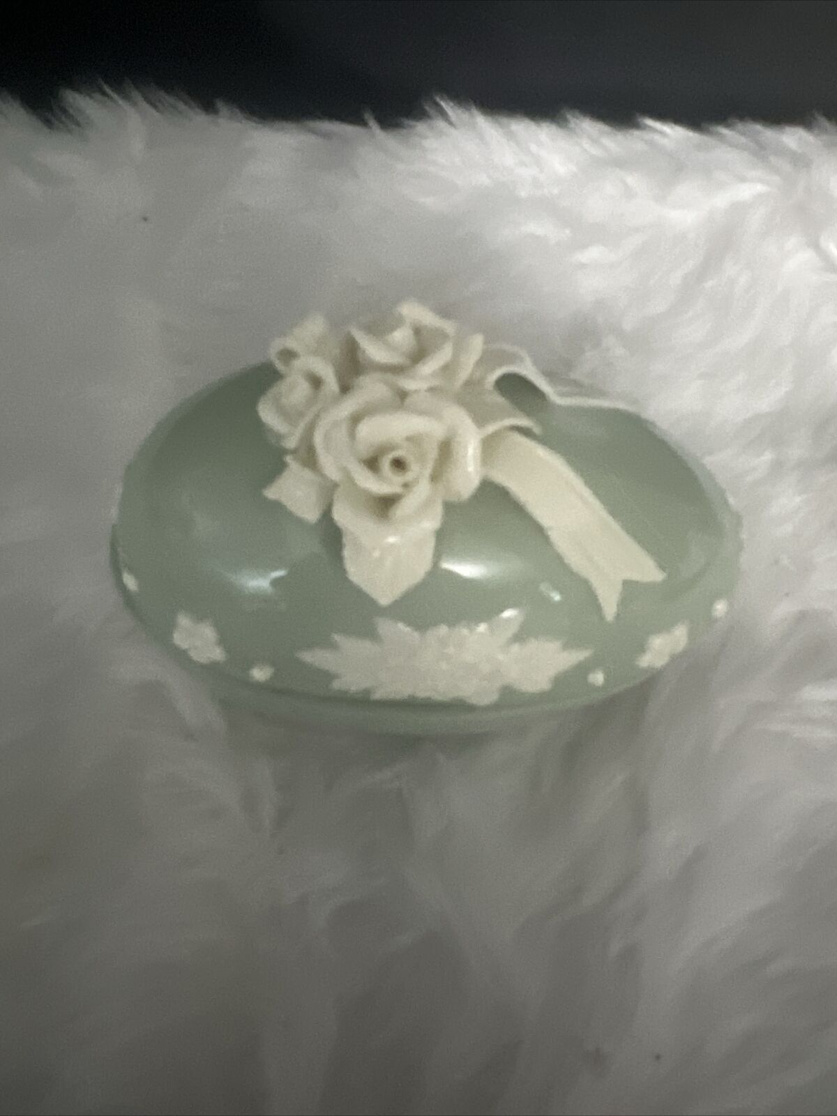 VTG EASTER Porcelain Green &Ivory Floral Easter Egg Trinket Jewelry Box Vanity