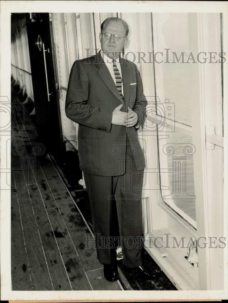1956 Press Photo Cincinnati Orchestra conductor Thor Johnson aboard Bergensfjord