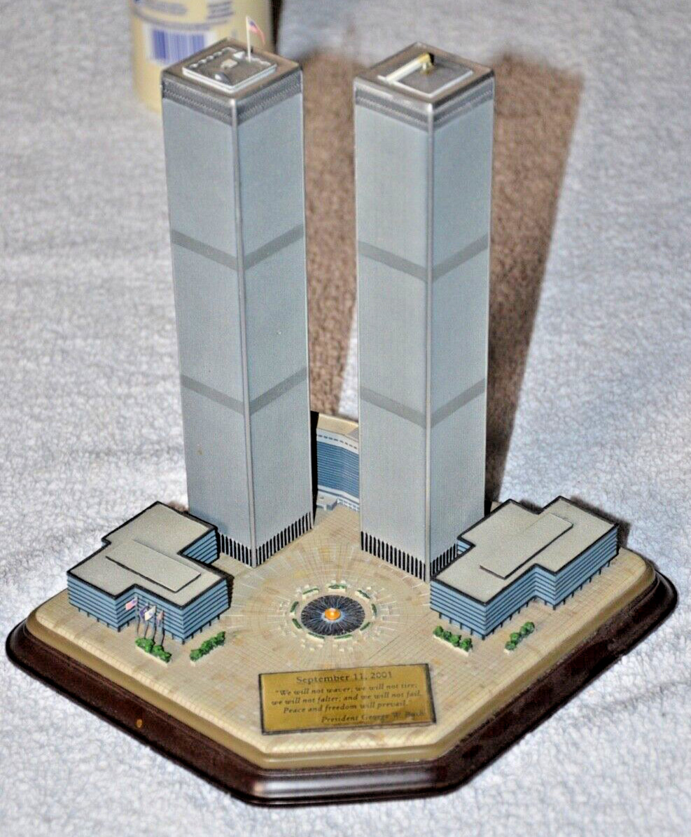 Twin Towers Commemorative World Trade Center 911 Memorial NYC Danbury Mint Rare