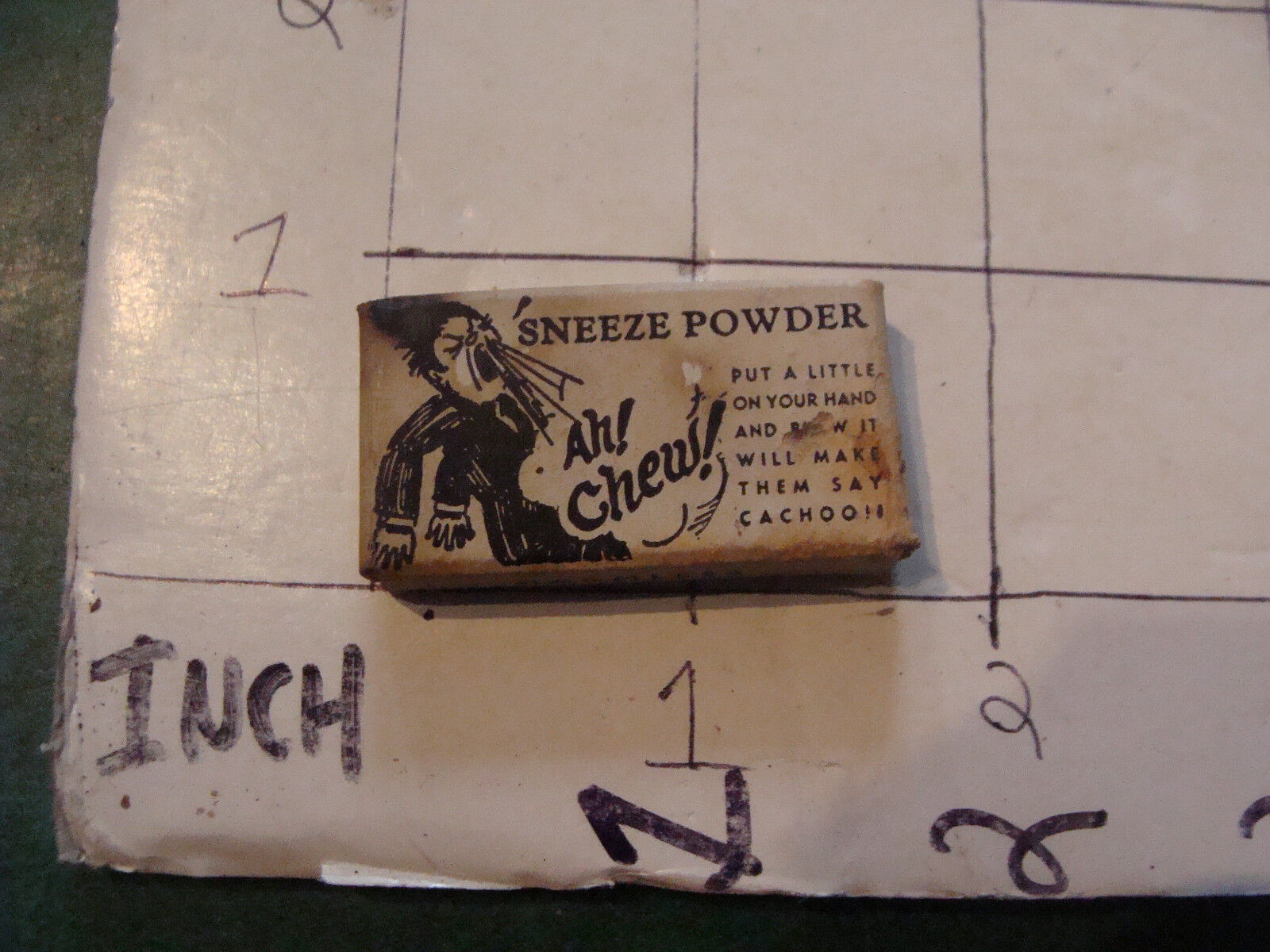 vintage TRICK/GAG/JOKE, 1950\'s SNEEZE POWDER in box -stained box