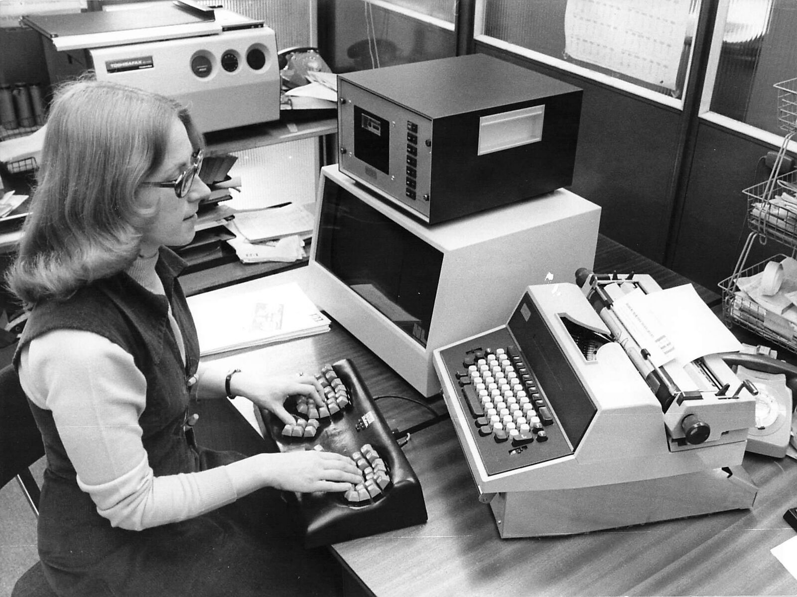 Vtg Press Photo Female Secretary PCD Electronics Uses Prototype Keyboard typing