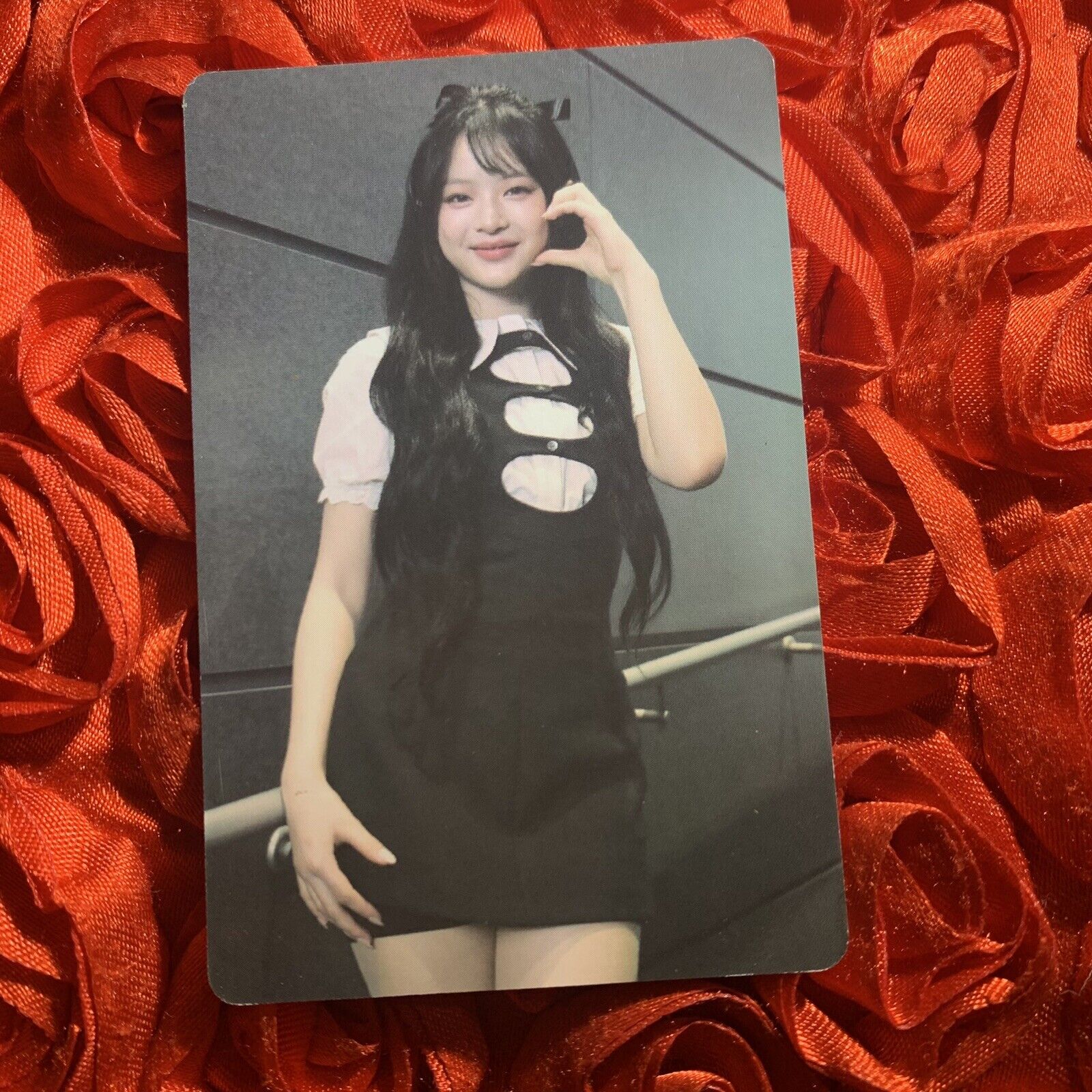 Hanni NEWJEANS Tokyo 2024 Edition Celeb KPOP Girl Photo Card Black Bow