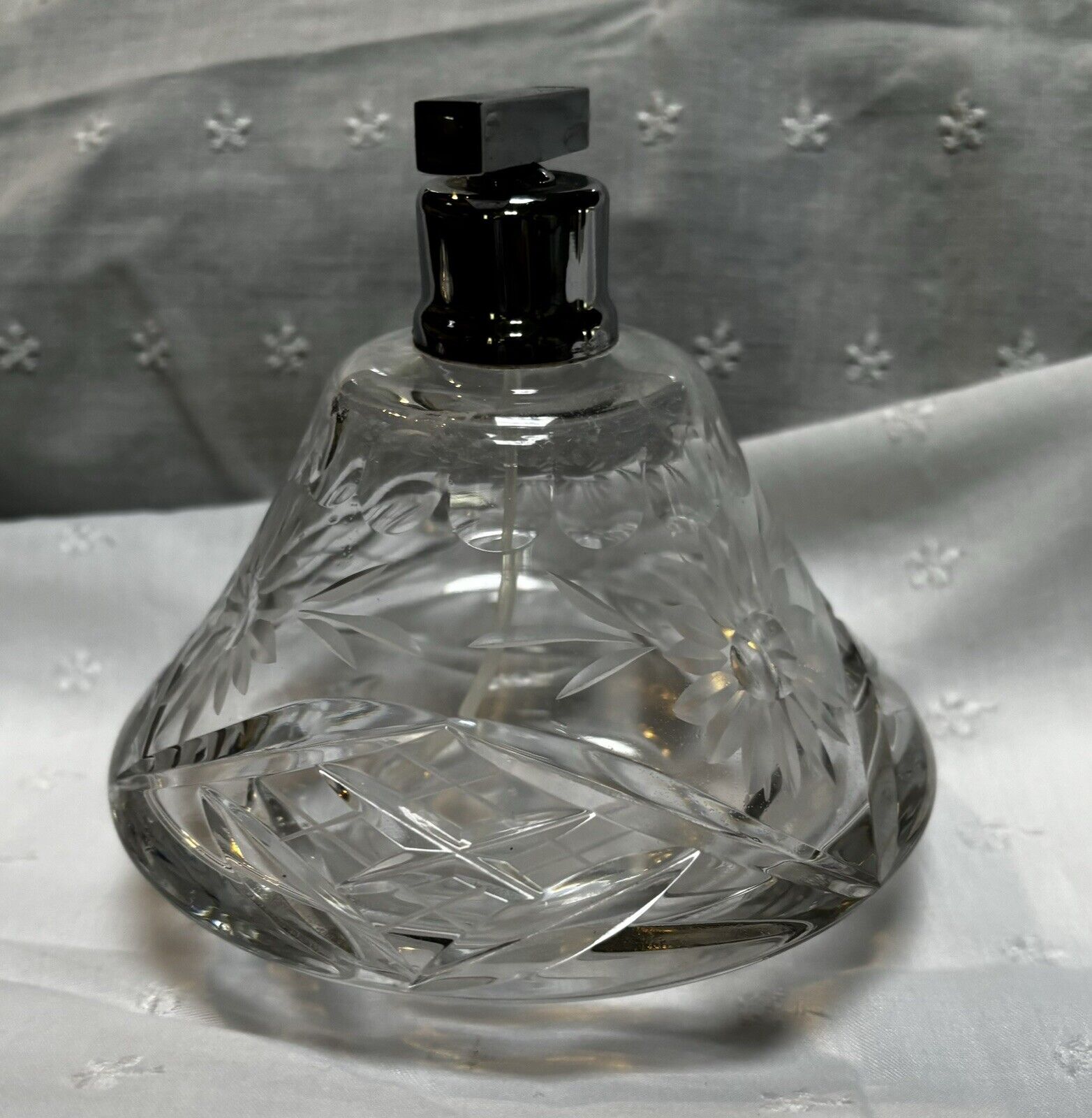 vintage Clear glass Irice perfume bottle 3.5”