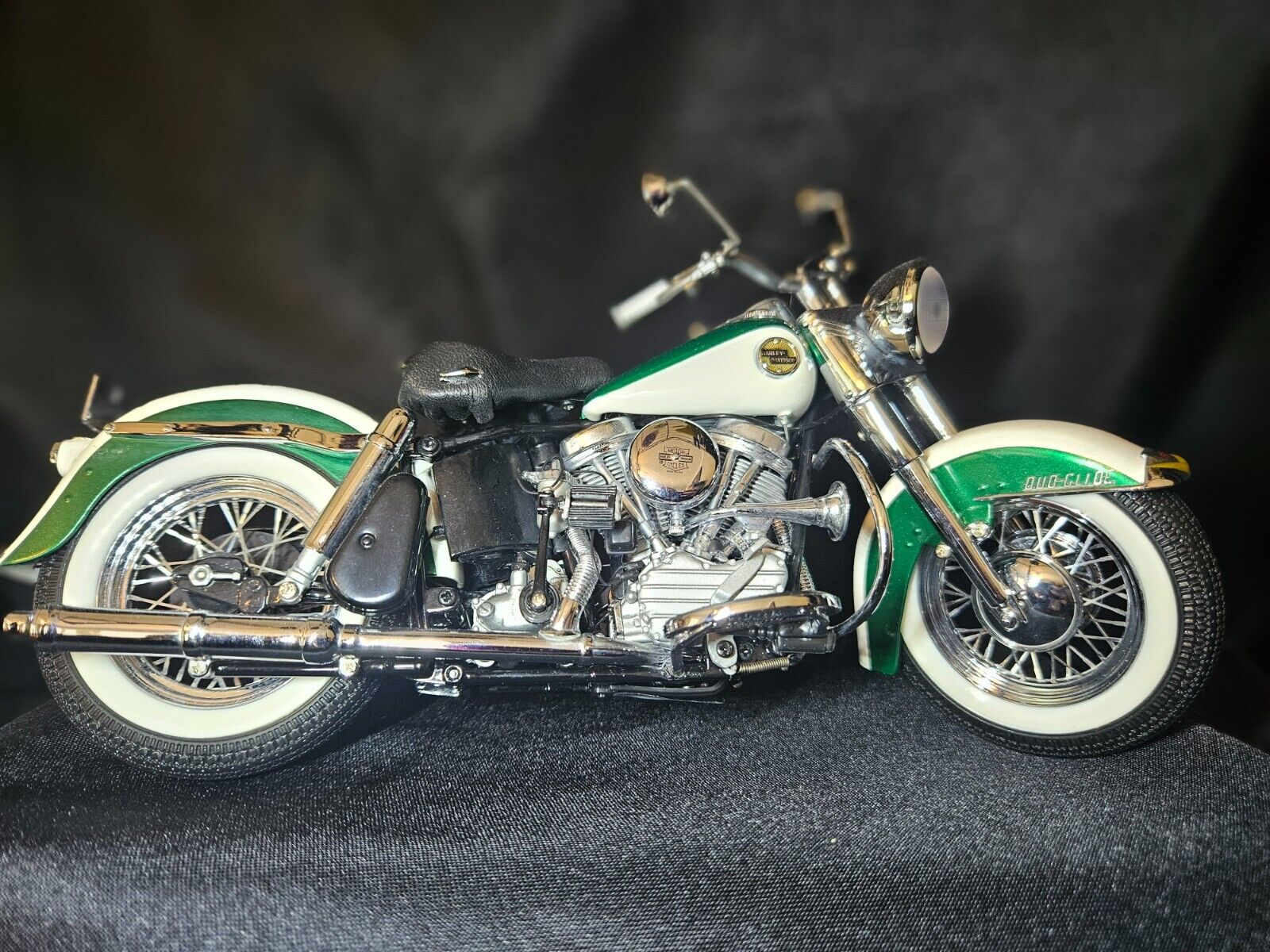 Franklin Mint 1958 Harley Davidson Duo Glide 1:10 Scale Inv. #1427