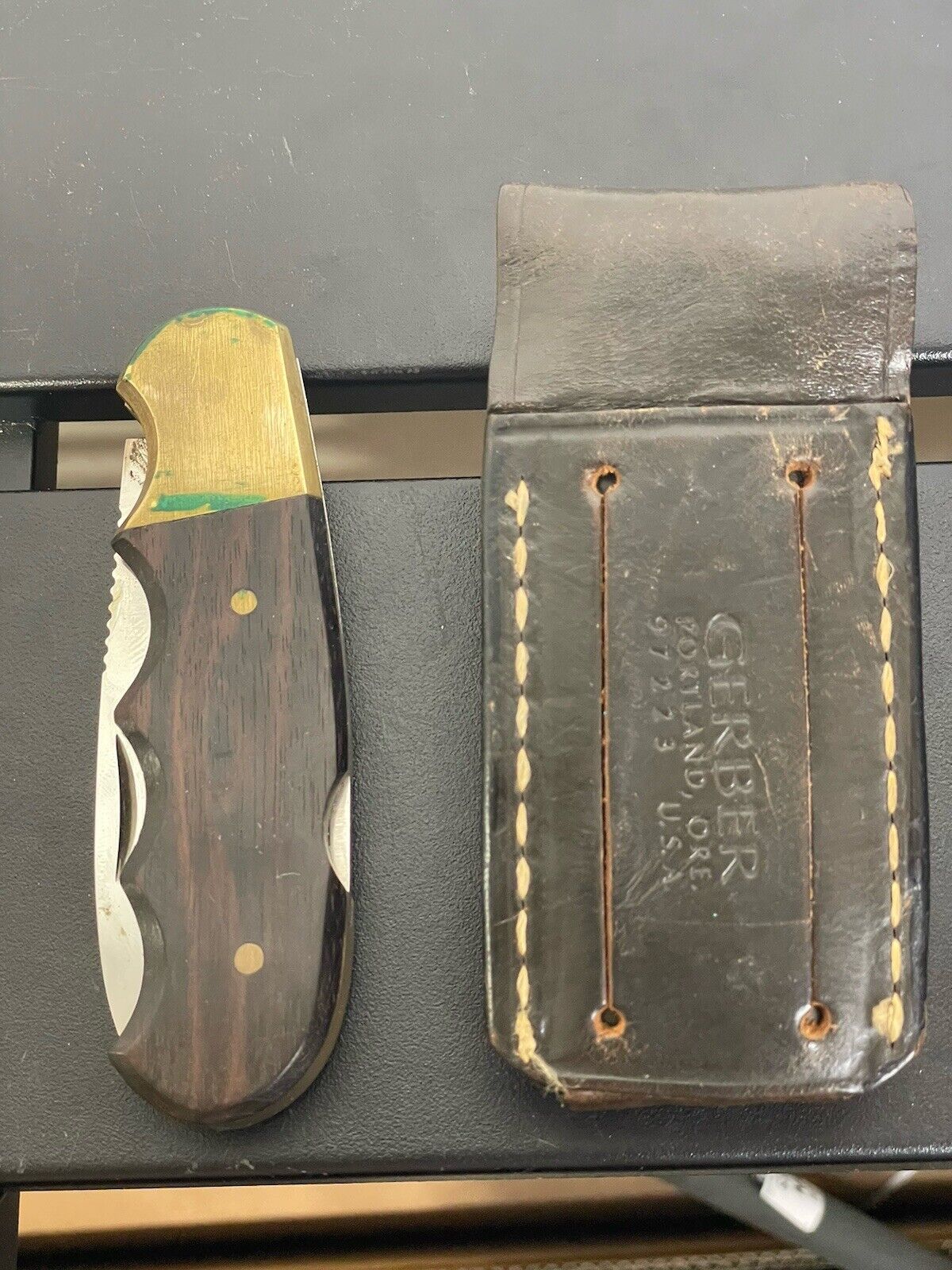 Gerber Magnum Folding Knife - 97223 - Vintage lockback hunter w leather sheath