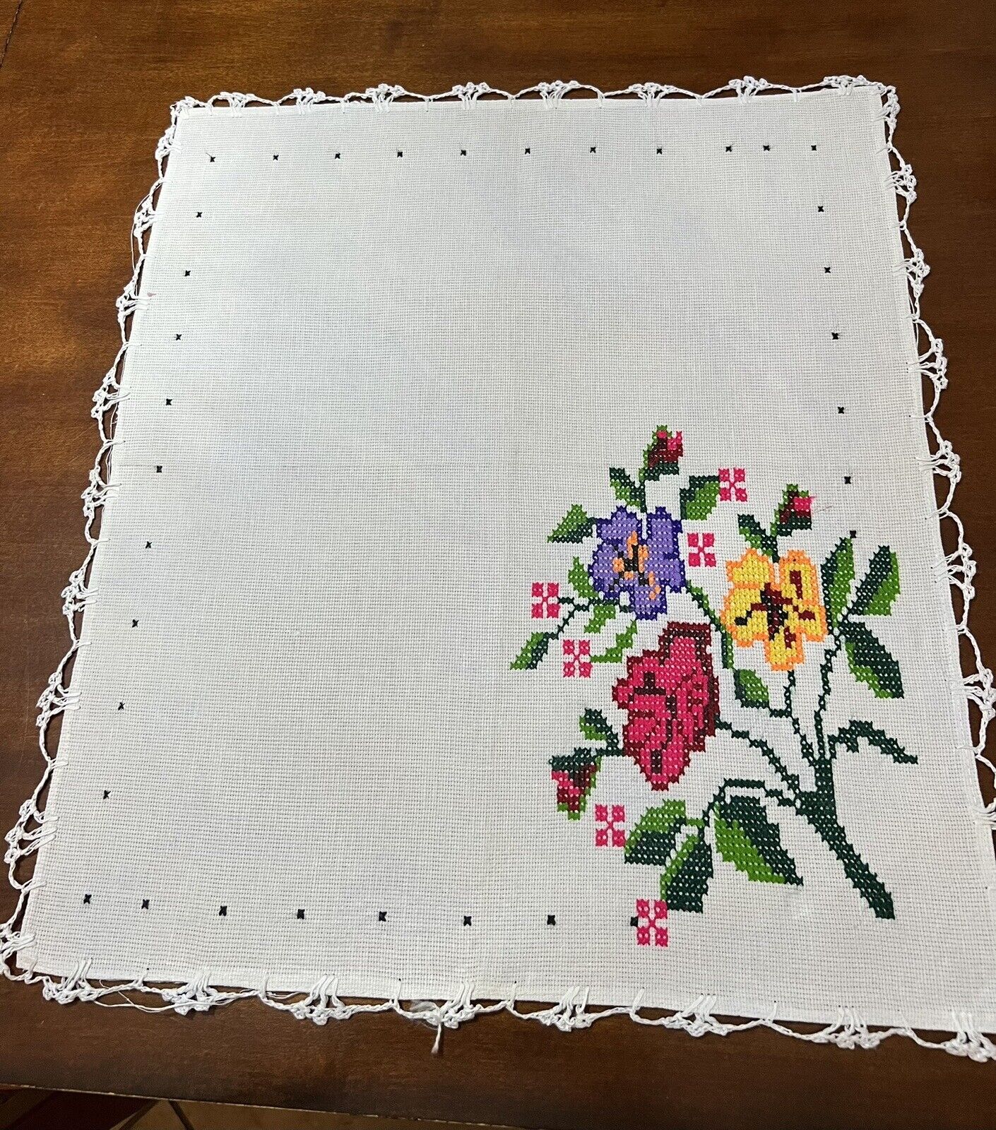 Embroidered small table topper gorgeous flowers, crocheted edge