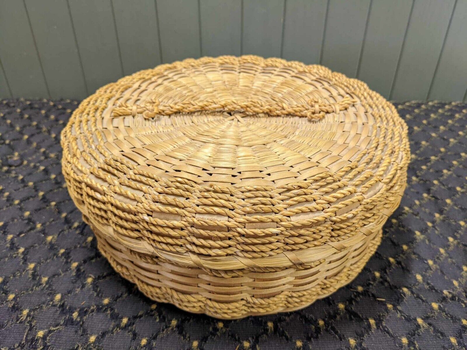 Antique Passamaquoddy Maine Native American Sweetgrass Split Basket With Lid And