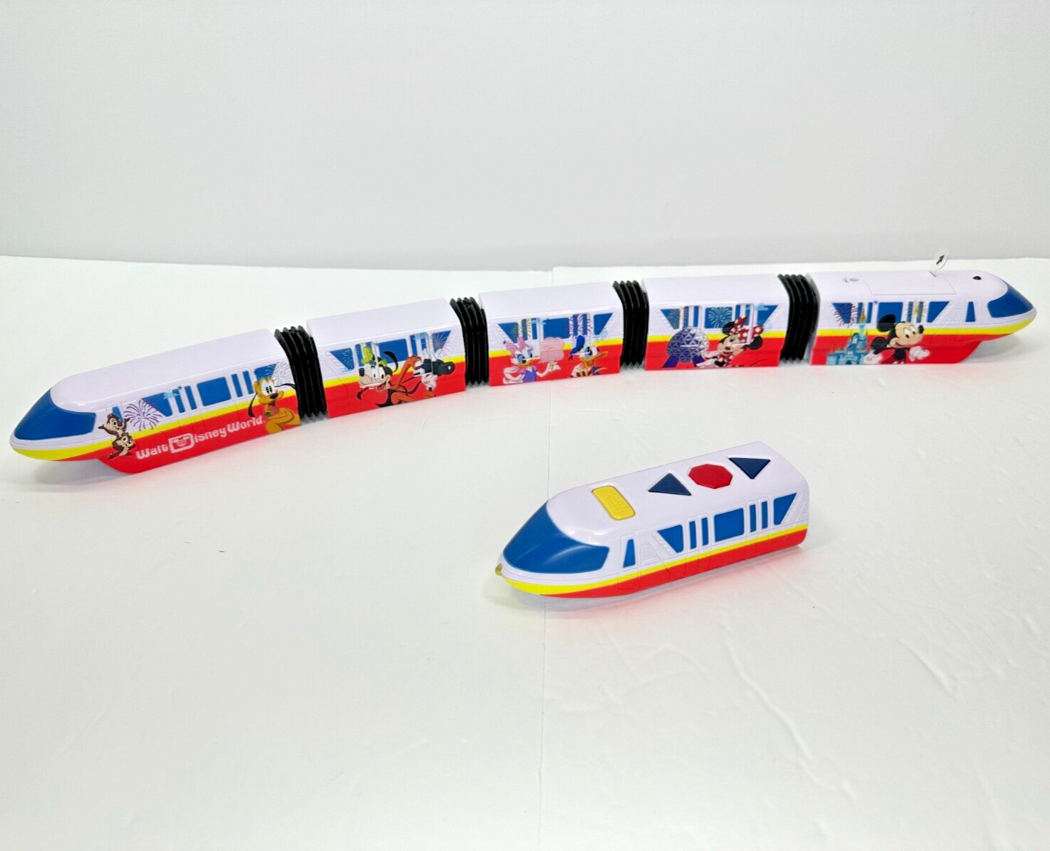 NEW Walt Disney World Parks Monorail Playset Train with remote Opening Doors