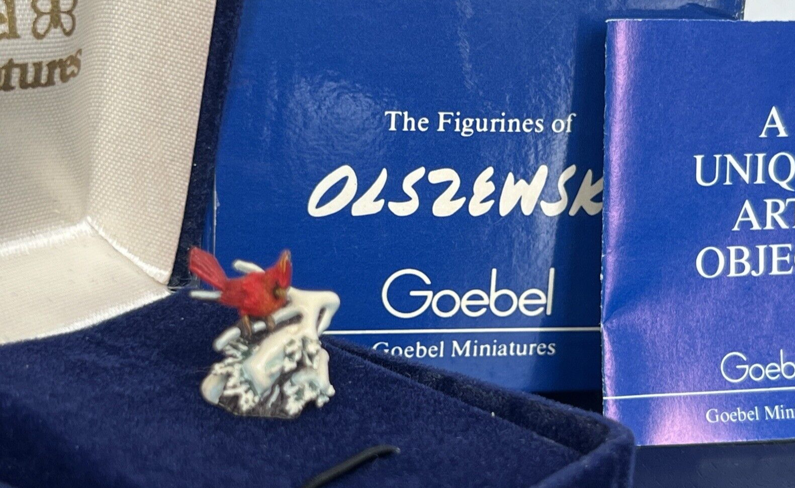 Olszewski Goebel Miniature Winter Cardinal Wildlife Series Figurine New in Box