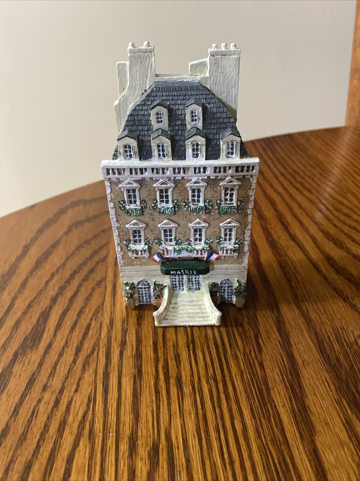 Dominique Gault J Carlton Miniature Paris Building