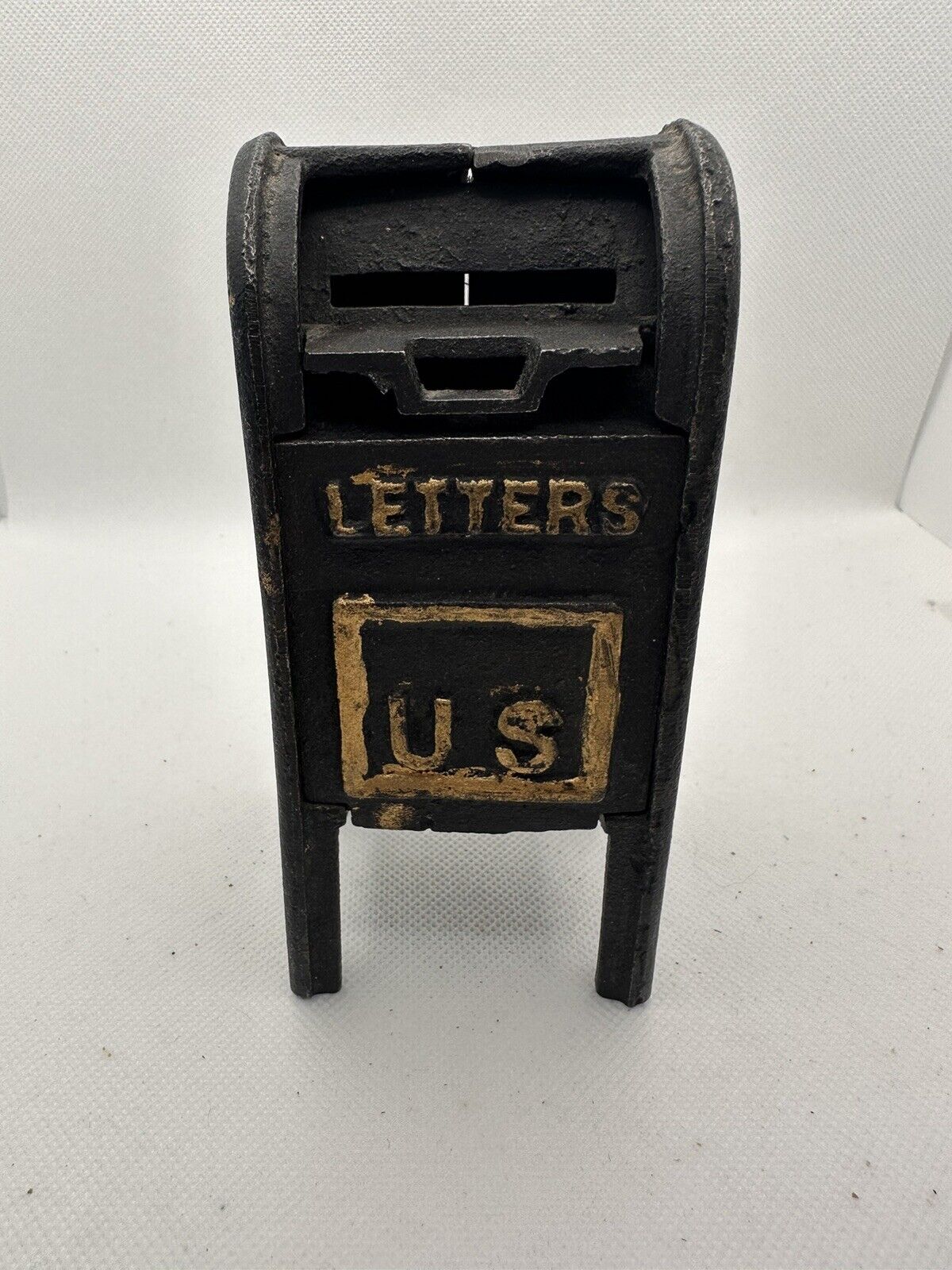 VINTAGE CAST IRON MAIL BOX AIR MAIL LETTERS US MAIL BOX BANK , OPENING FLAP