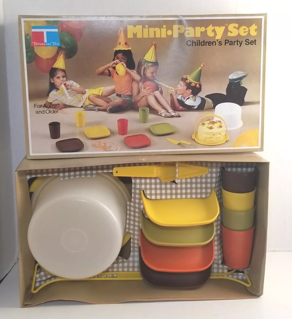 Vintage 1980 Tupperware Mini Party Childrens Kids Play Set Dishes Plates Cups