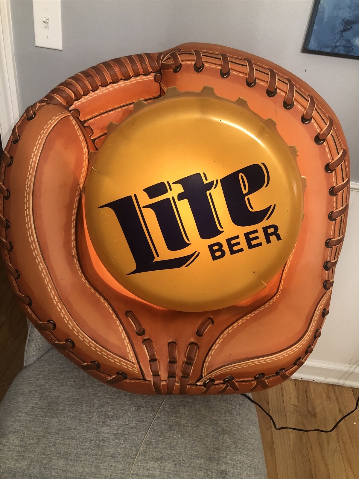 Vintage 1993 Miller Lite Baseball Catcher Mitt Bottle Cap Lighted Bar Sign 31\