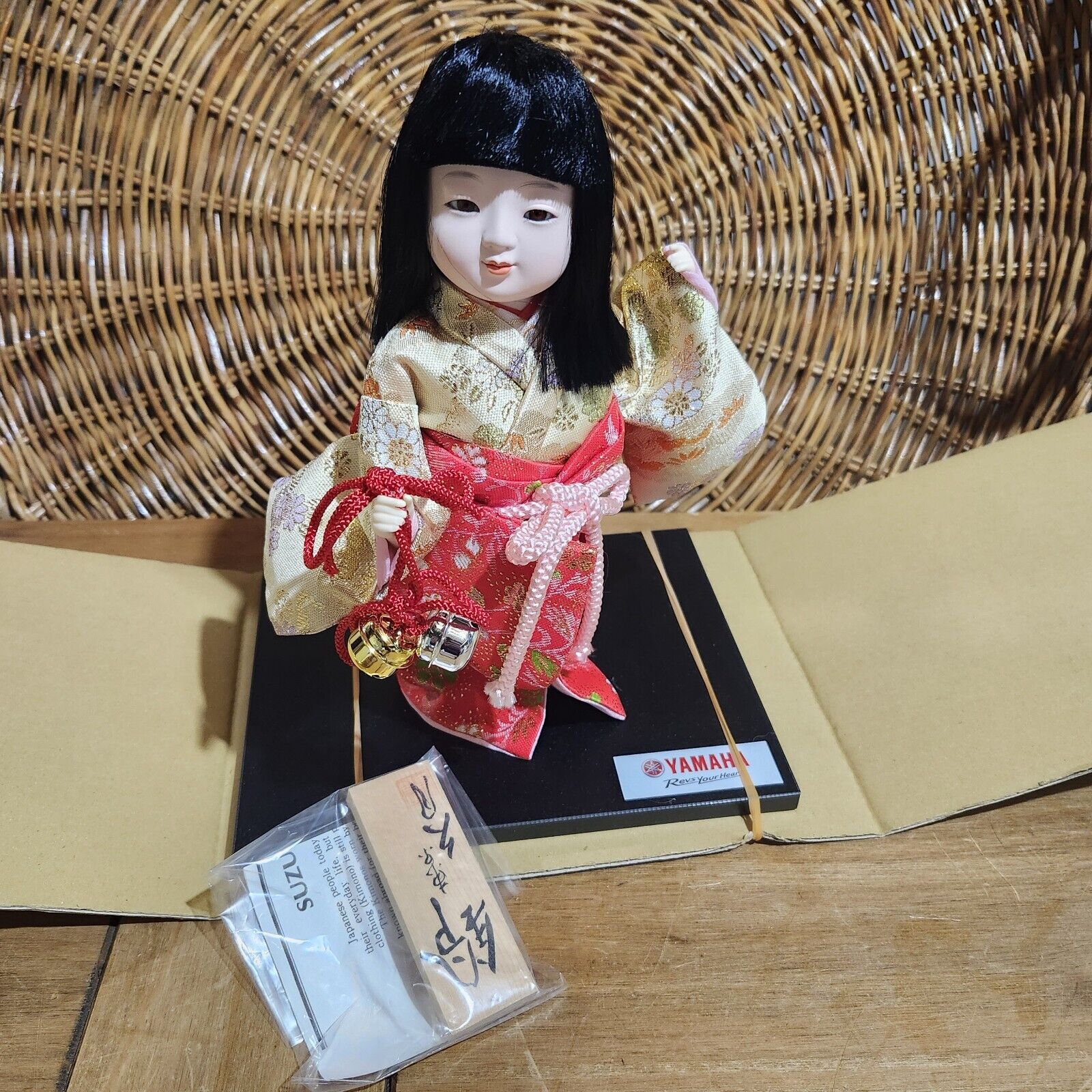 Suzu Japanese Kyugetsu Yamaha Doll w/Story Paper & Artist Signature Board