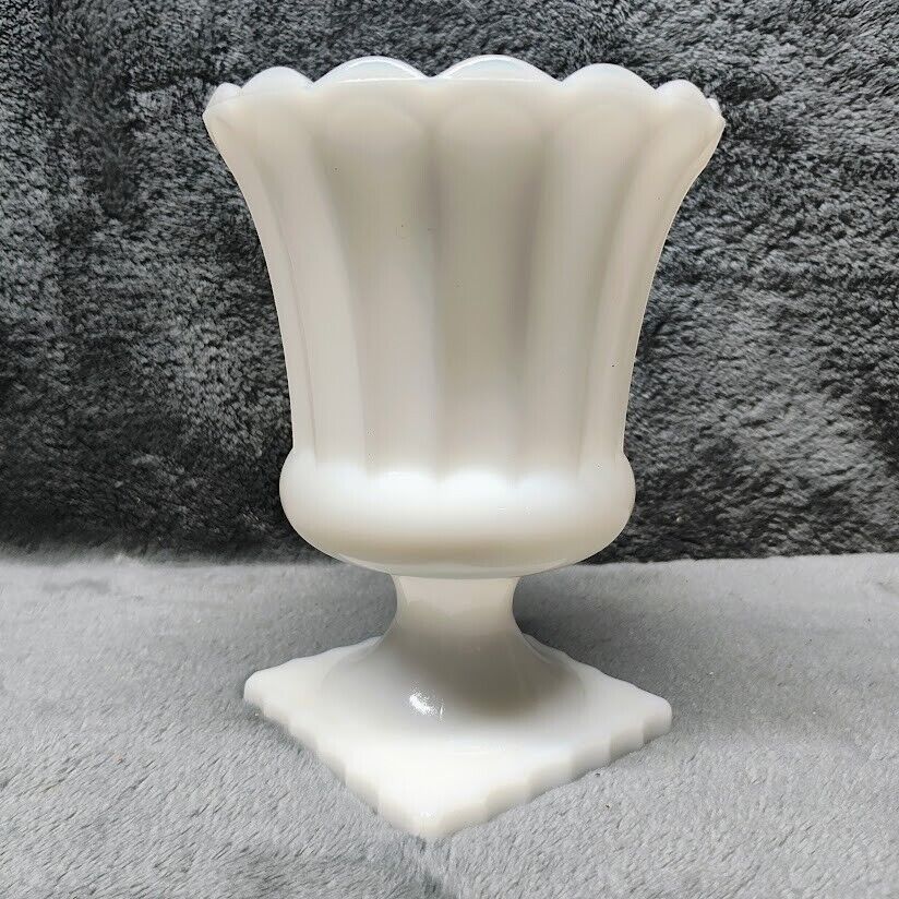 Vtg Hazel-Atlas Scalloped Edge Smooth Milk Glass 6” Footed Pedestal Planter/Vase