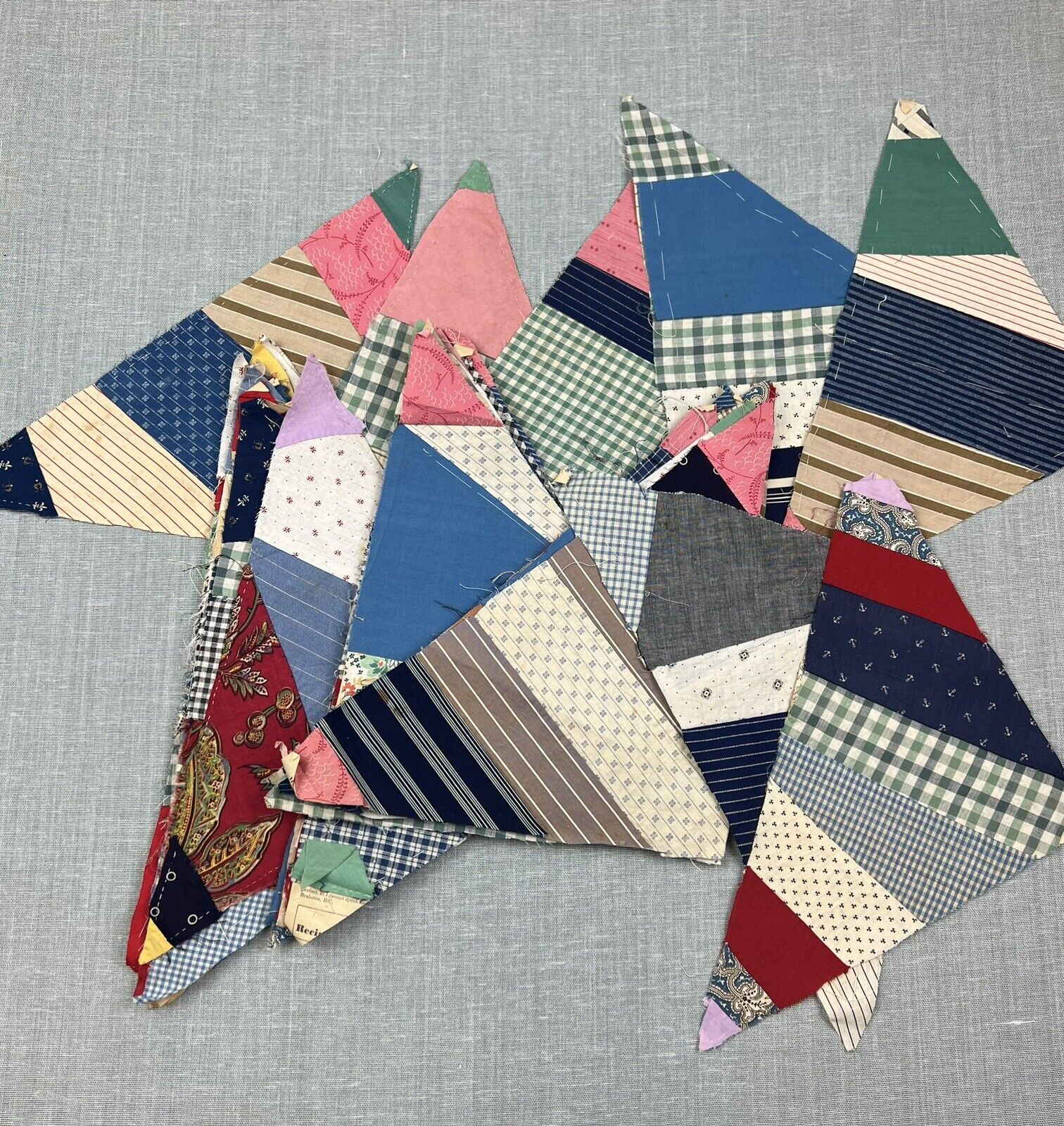 VTG 1930s Lot 37 Pcs Assorted Print Stitched Quilt Pieces Crafts DIY Triangles