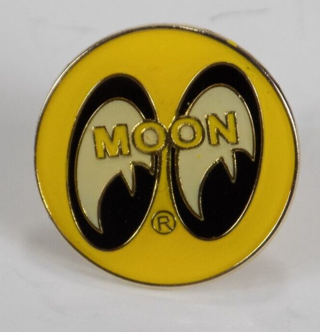Mooneyes Round Pin Hot Rod Vintage Tie Lapel Hat Moon Eyes Logo Enamal