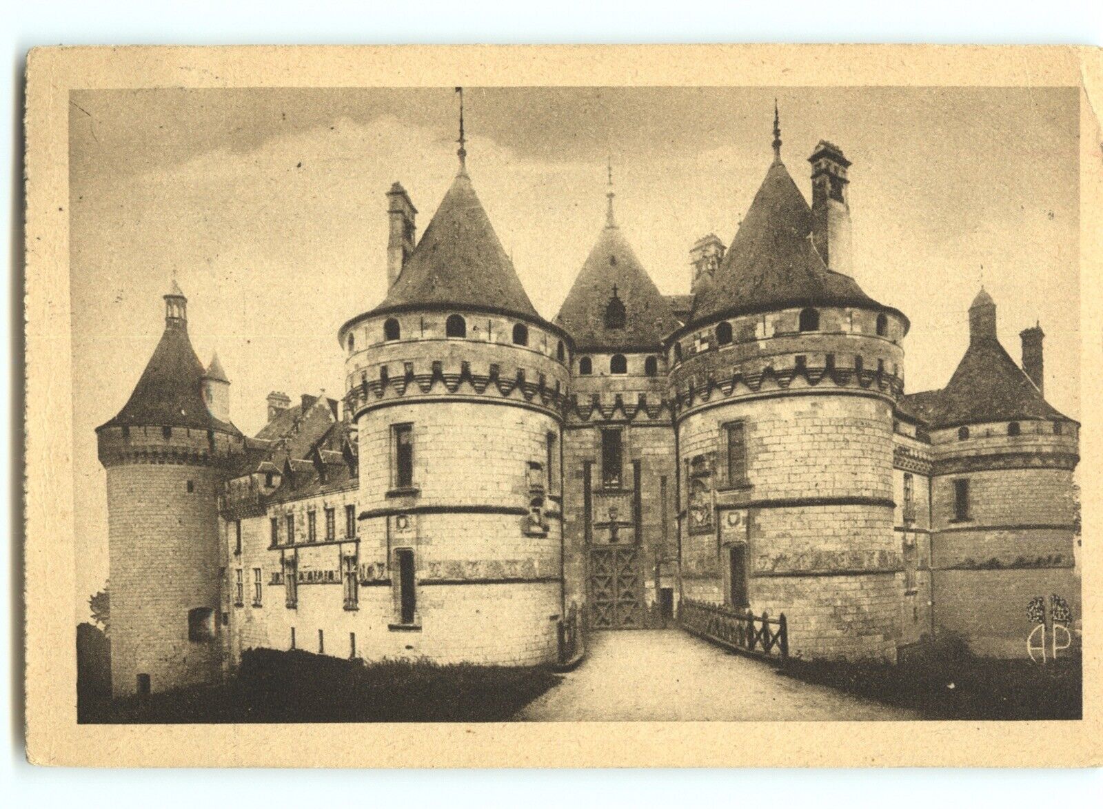 Postcard: Chateau de Chaumont -  France