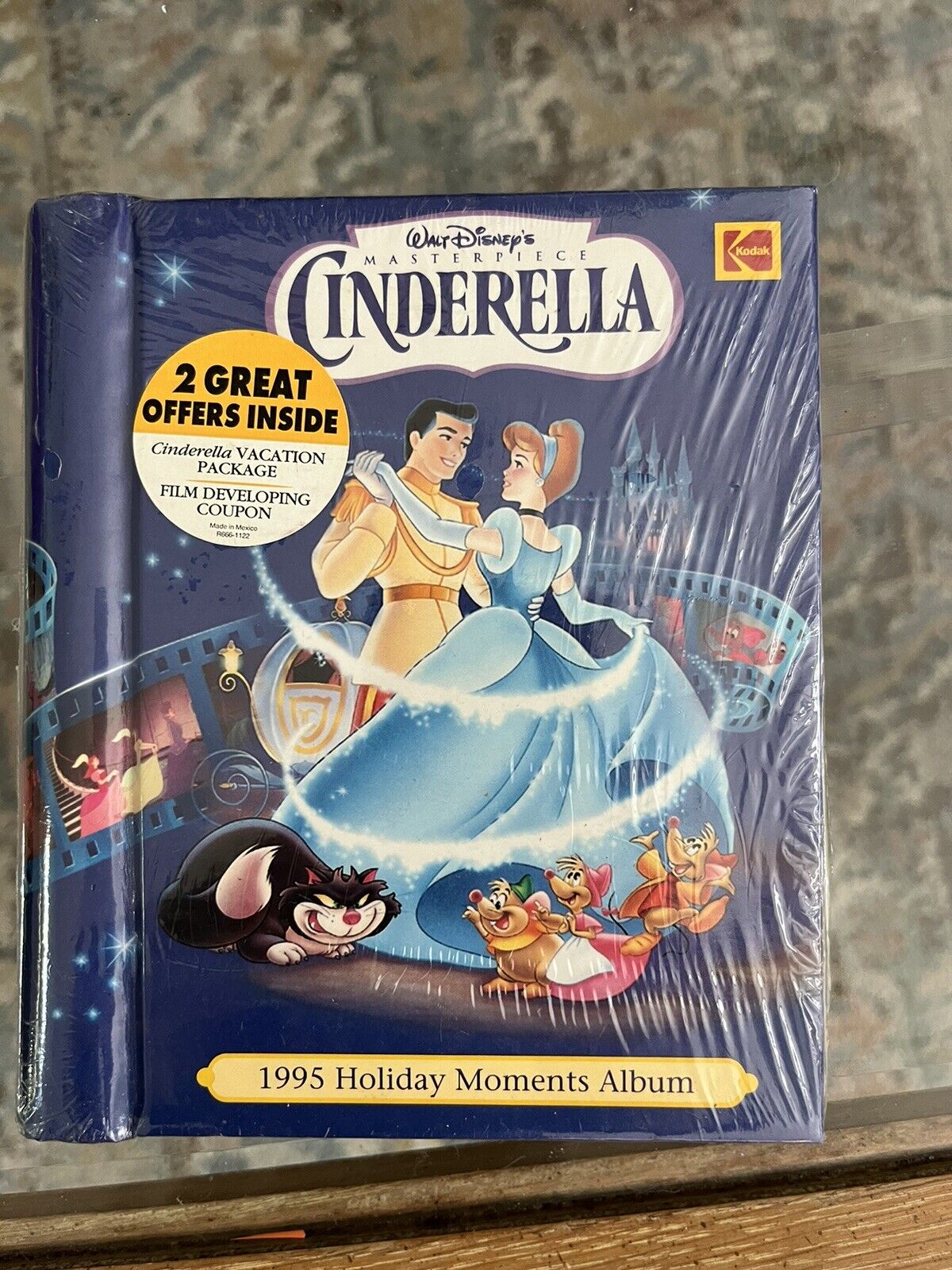 Vintage Walt Disney\'s Cinderella 1995 Holiday Moments Album new