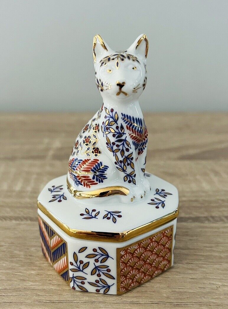 Vintage Takahashi Cat Porcelain Trinket Box Imari Style Multicolor Hand Painted