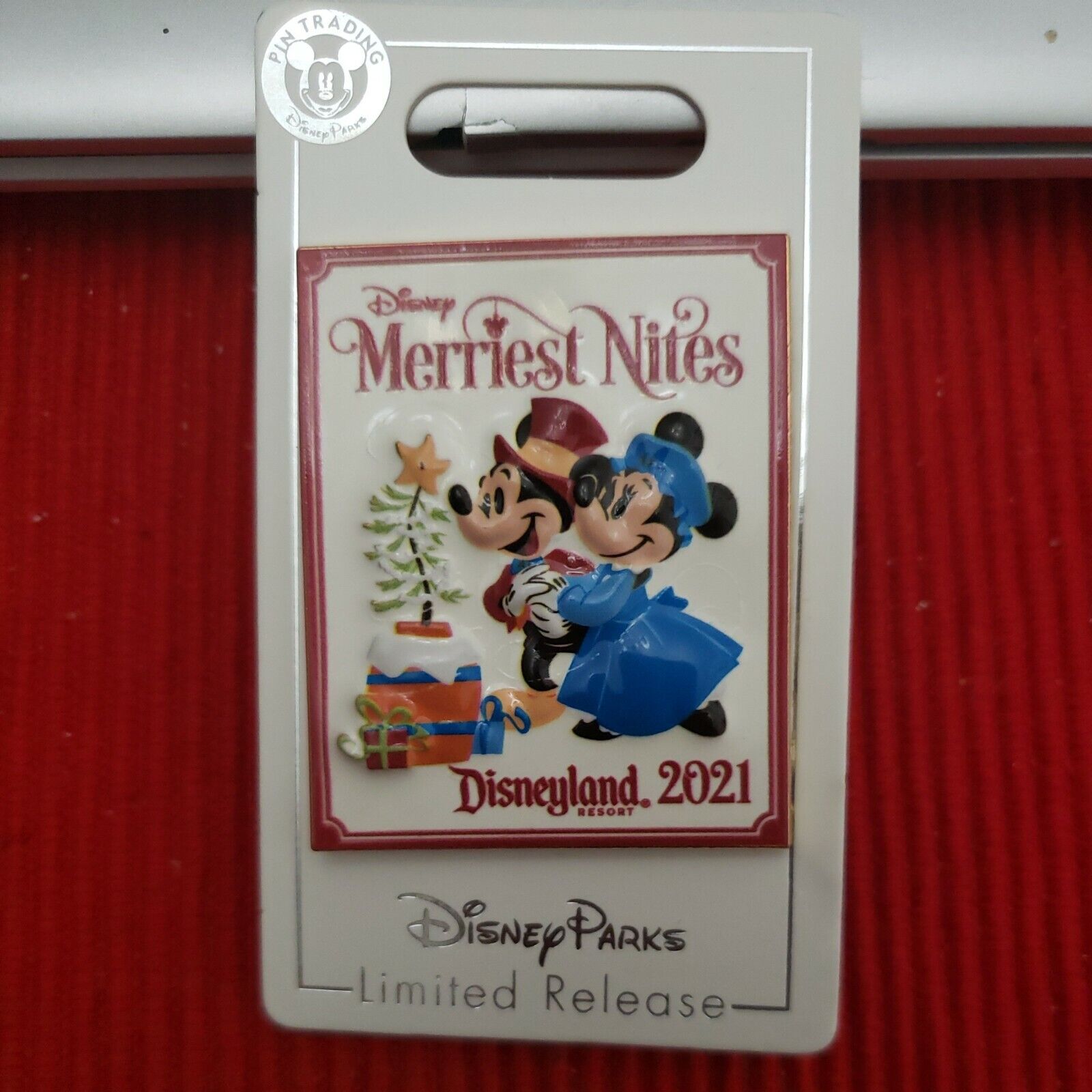 Disney Merriest Nites - Mickey & Minnie Mouse Christmas Disney Parks 2021 LR Pin