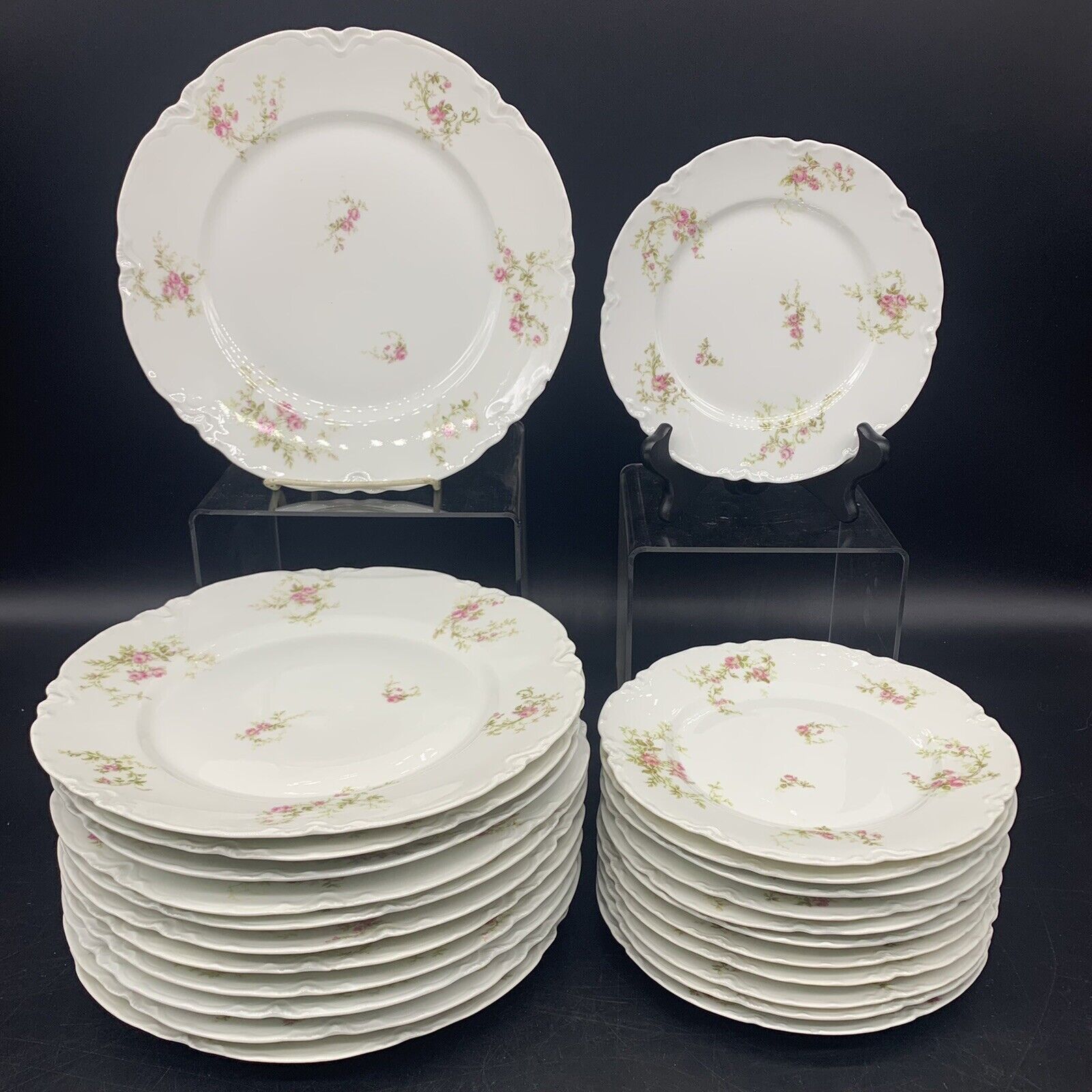 24 pc. ATQ 1900s Haviland Limoges Porcelain Salad & Dinner Plates - Schleiger 36