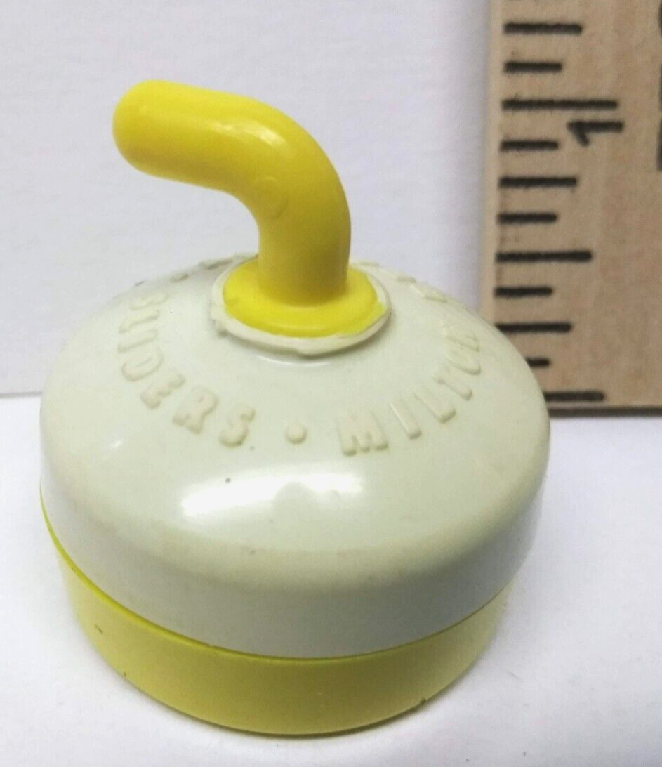 Vintage Milton Bradley Sliders Curling Yellow White Pawn Replacement Part Piece