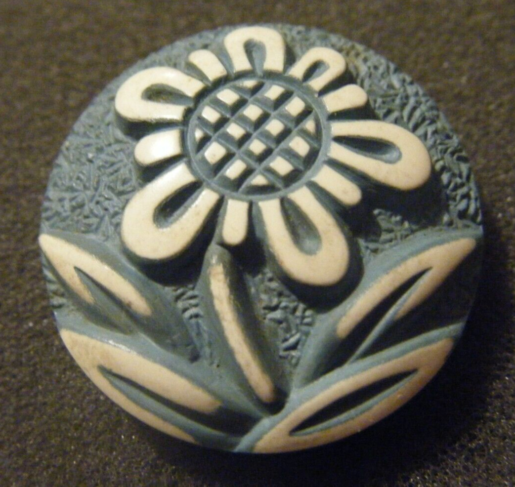 Vintage Buffed Celluloid Pictorial Flowers Button self shank 1.0\