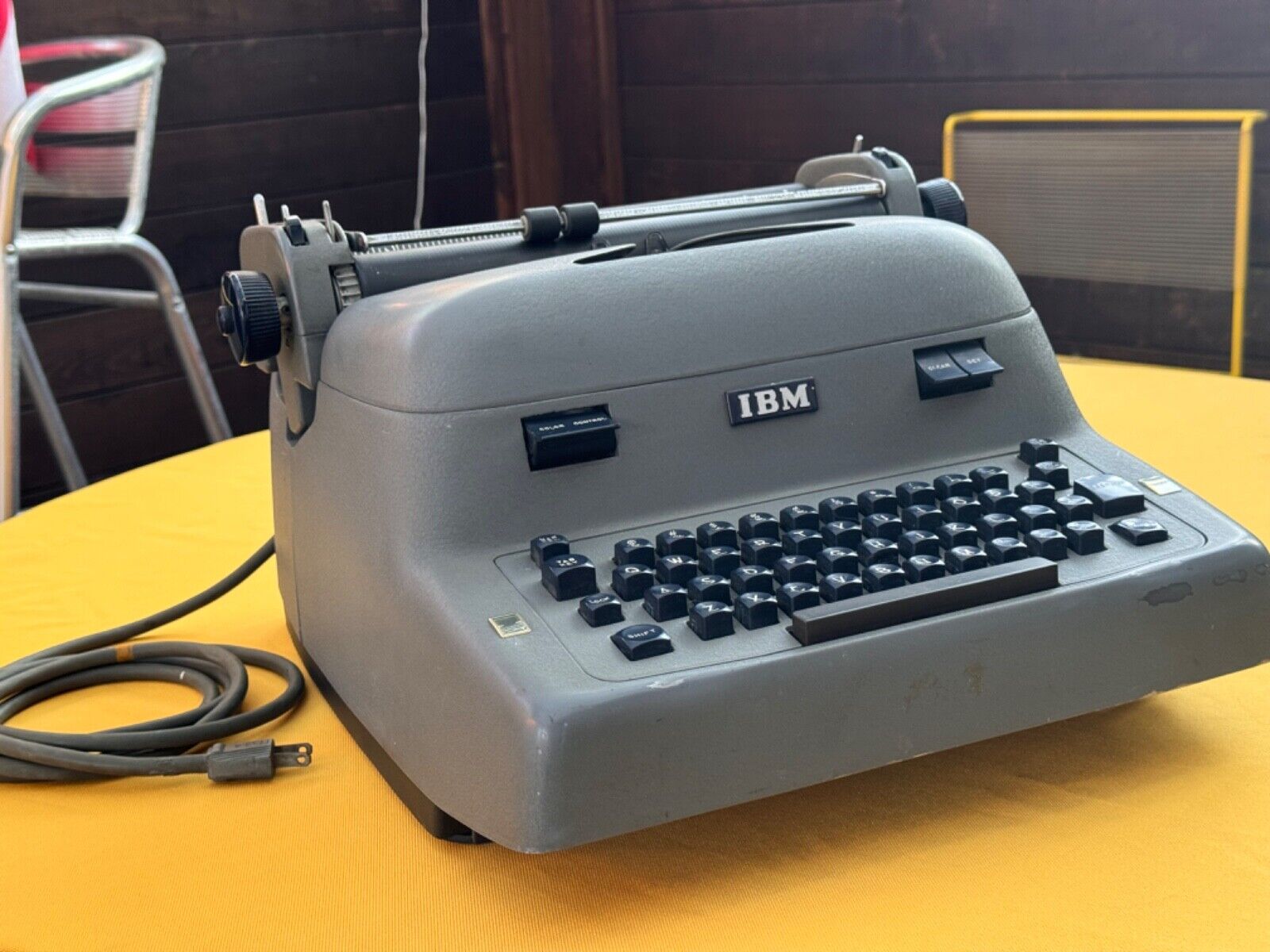1958 IBM Electric Typewriter Model B Standard Unrestored WORKING