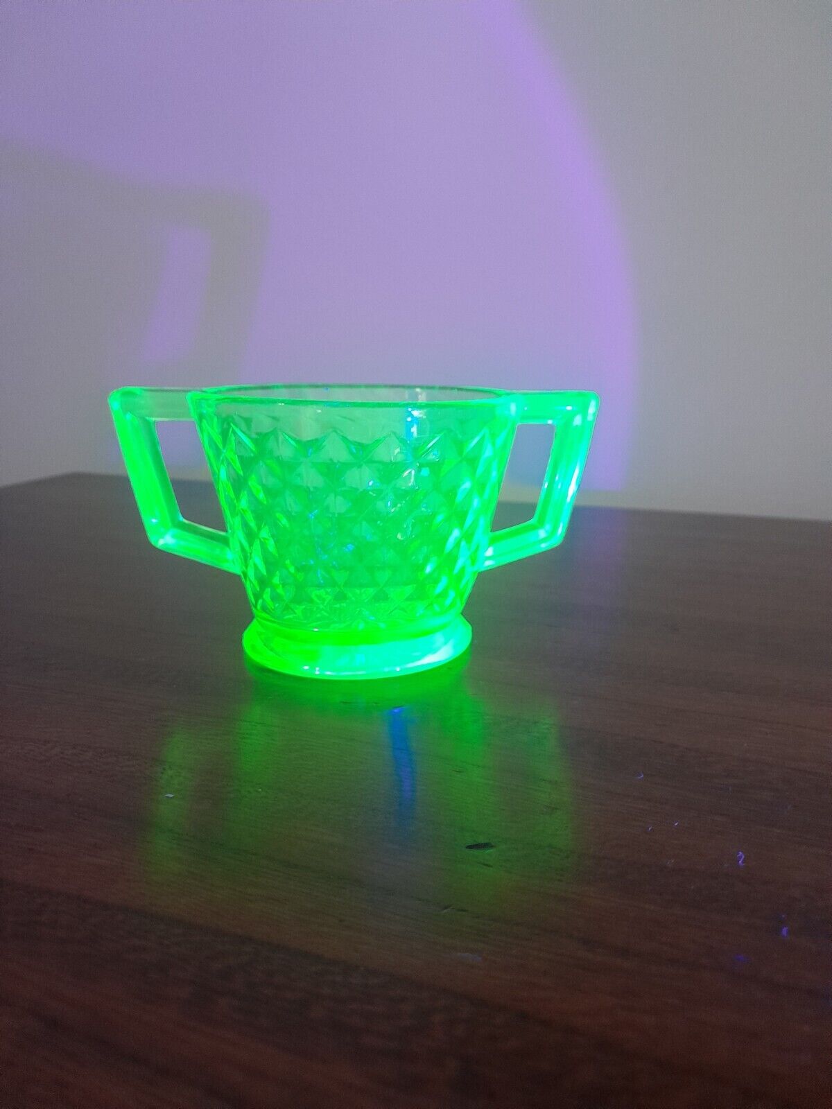 Imperial Glass Diamond Quilted Uranium Glass Sugar Bowl. Excellent Condition 