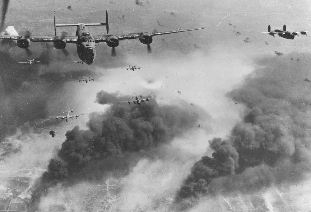 WWII B&W Photo US B-24 Bombers Ploesti Raid  WW2 World War Two USAAF  /5053