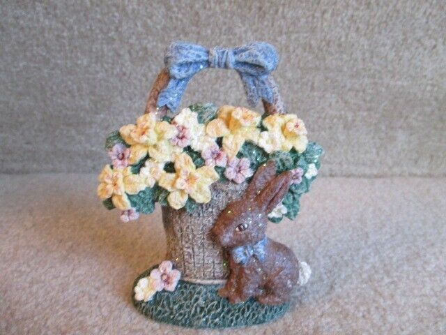 Enesco 1999 Vintage Haresnickle Rabbit with Basket Figurine by  Linda Lindquist
