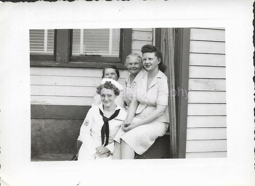 Vintage FOUND FAMILY PHOTO bw  Original Snapshot JD 110 9 F