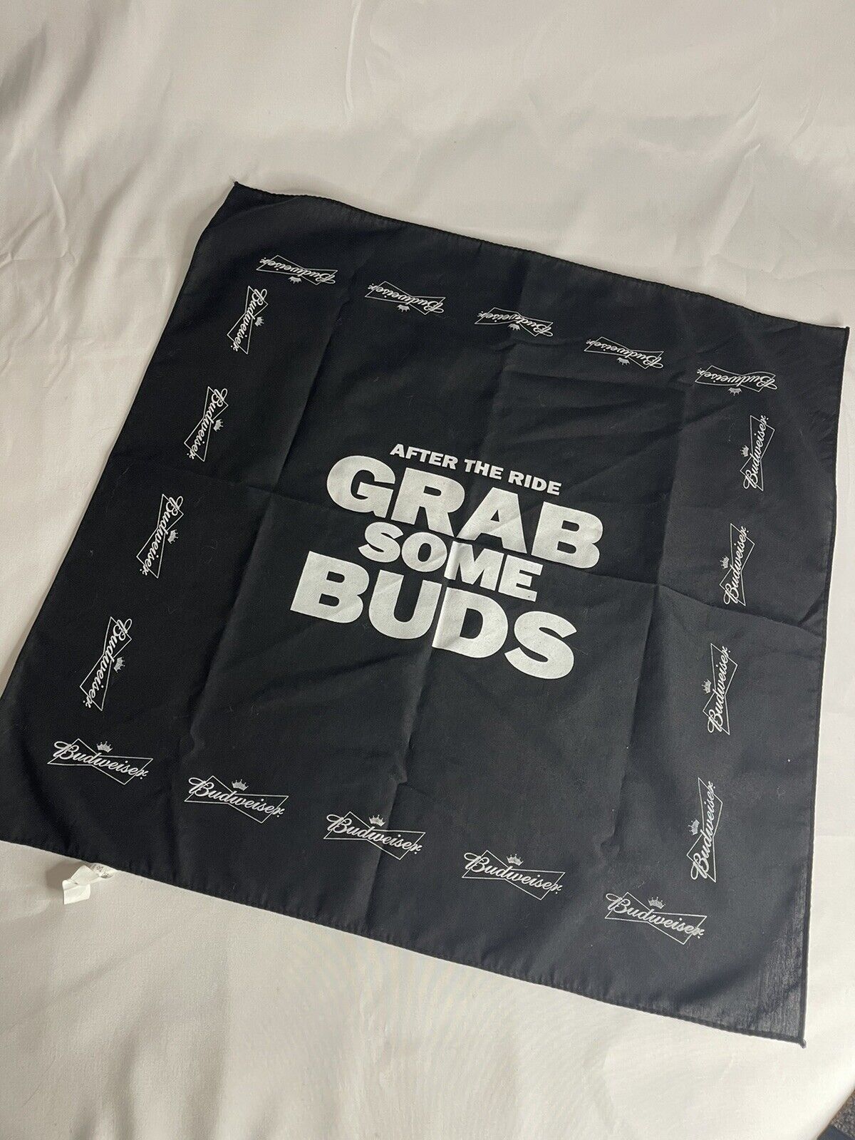 BUDWEISER Anheuser Busch BANDANA King of BEERS Breweriana “Grab Some Buds “