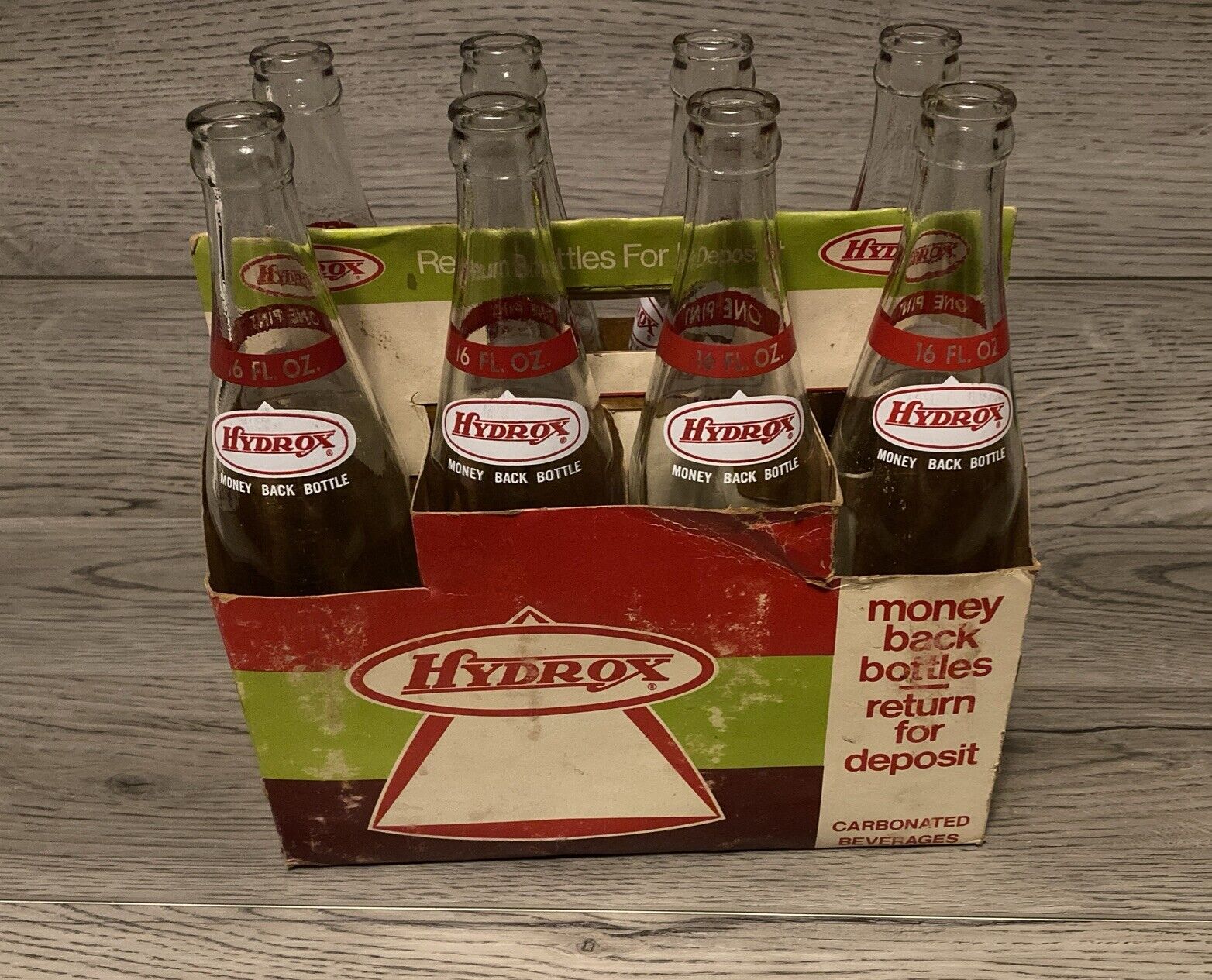Vintage Hydrox 8 Pack With 16 Oz Bottles 