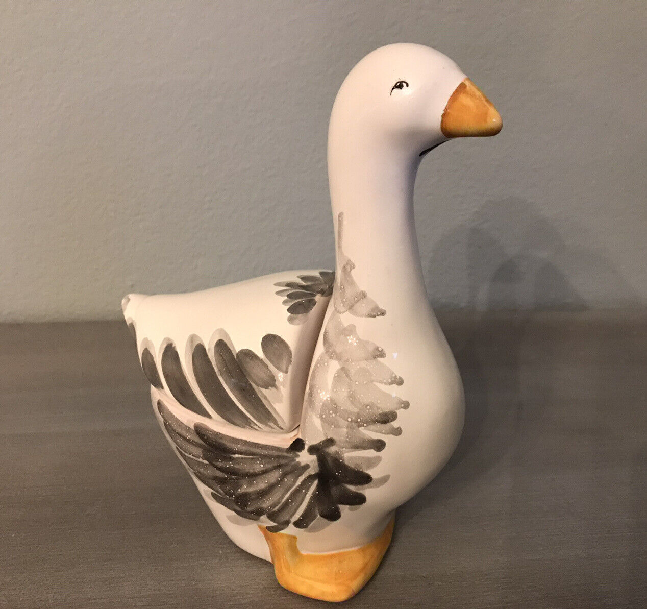RARE Vitg Mexican Art Pottery White Duck Gray Flower Figurine Trinket Box Signed
