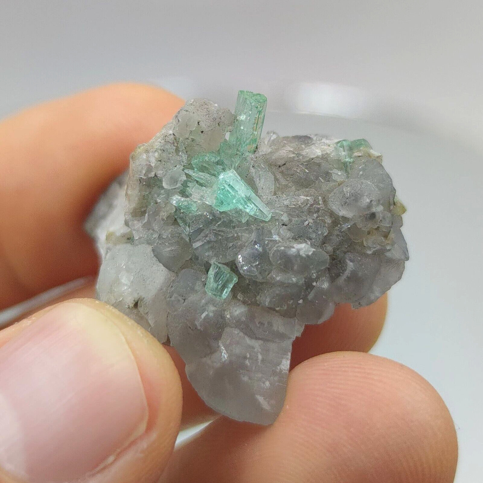 VERY CLEAR NATURAL EMERALD CRYSTAL ON MATRIX  FROM MUZO COLOMBIA 12.3 grams