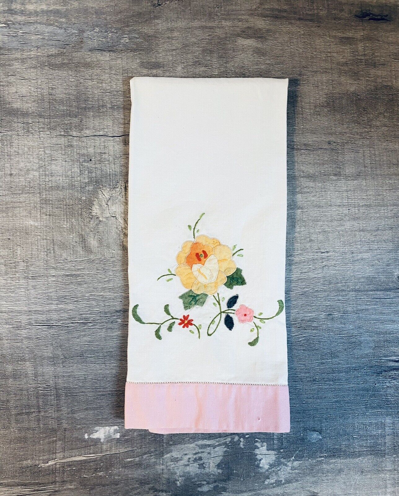 Vintage HAND EMBROIDERED AND APPLIQUE HAND TOWEL With Pink Trim