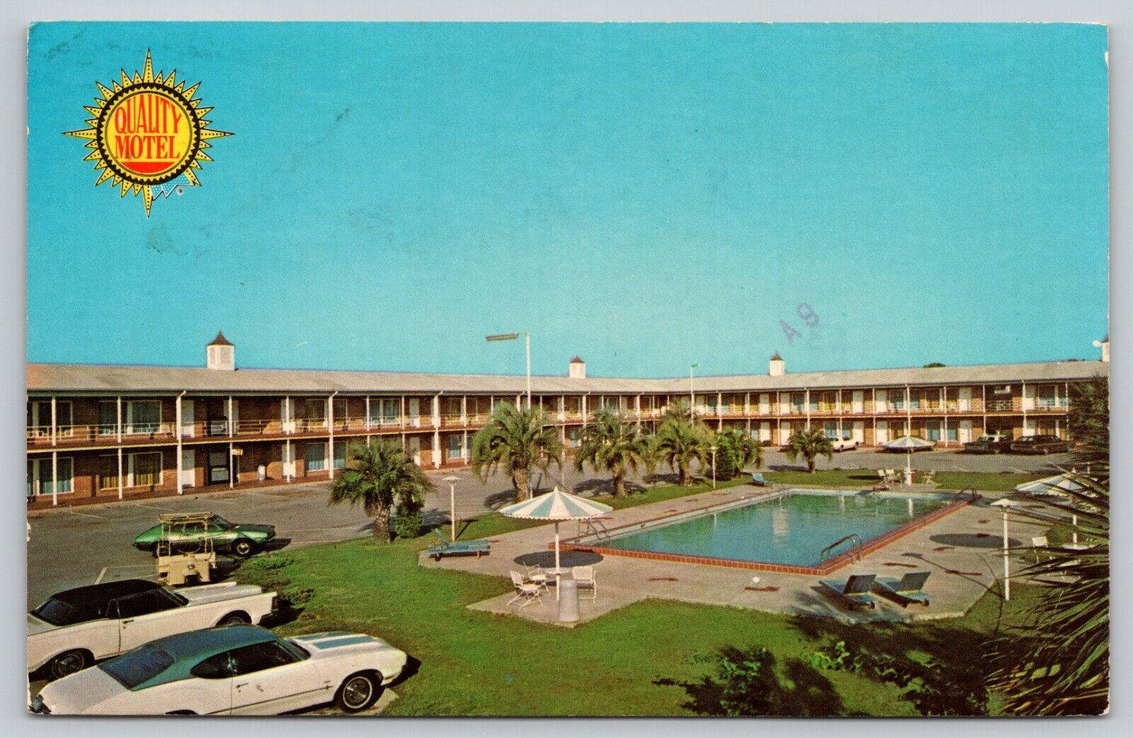 Postcard FL Florida Perry Quality Inn Pool Classic Cars A10
