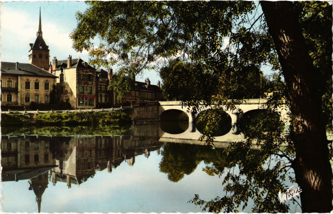 CPA Romorantin L\'Eglise et le Pont s la Sauldre FRANCE (1287444)