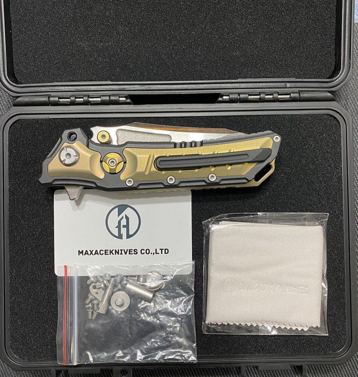 Maxace Hephaestus (MAXMHPS02) Black and Gold Titanium Folding Knife