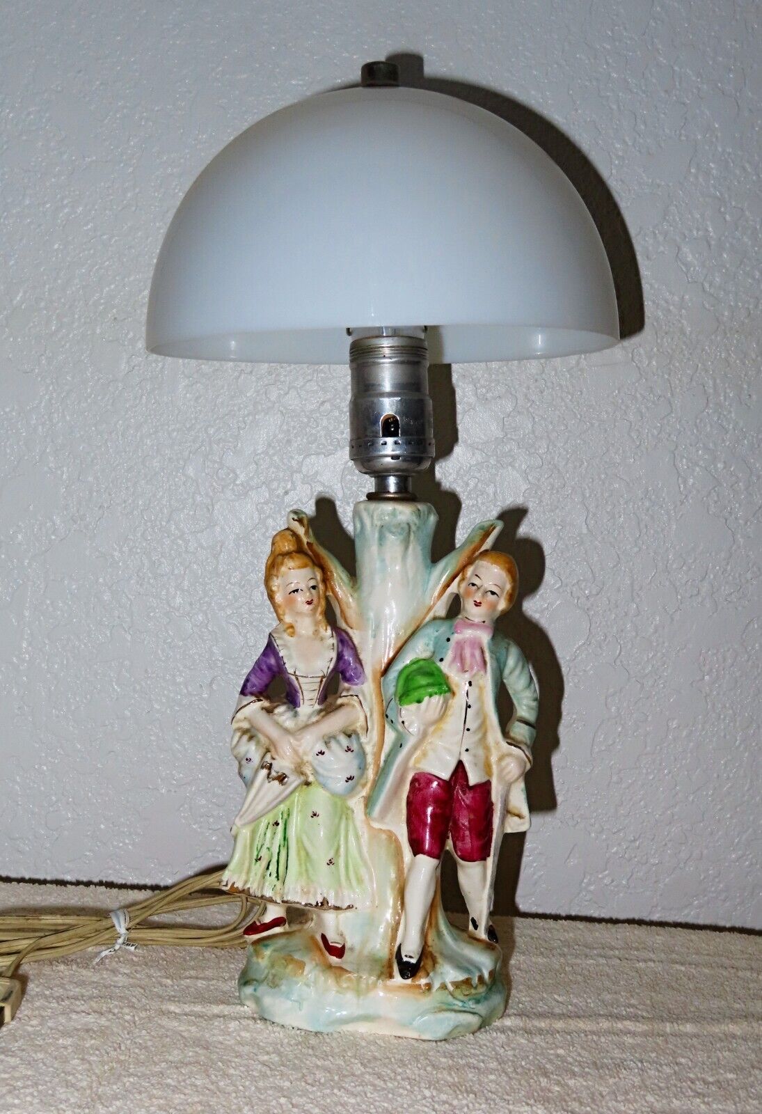 Vintage Wales Pottery Victorian Figurines Lamp