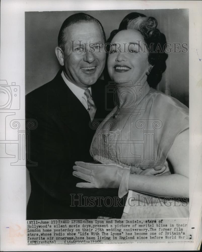 1955 Press Photo Ben Lyon and wife, Bebe Daniels in England - mjw05337