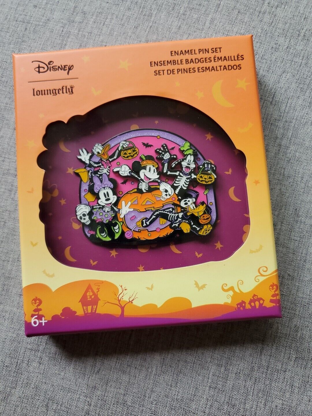 Loungefly Disney Mickey & Friends Halloween Costume Enamel Pin LE 1000-BOXED NEW