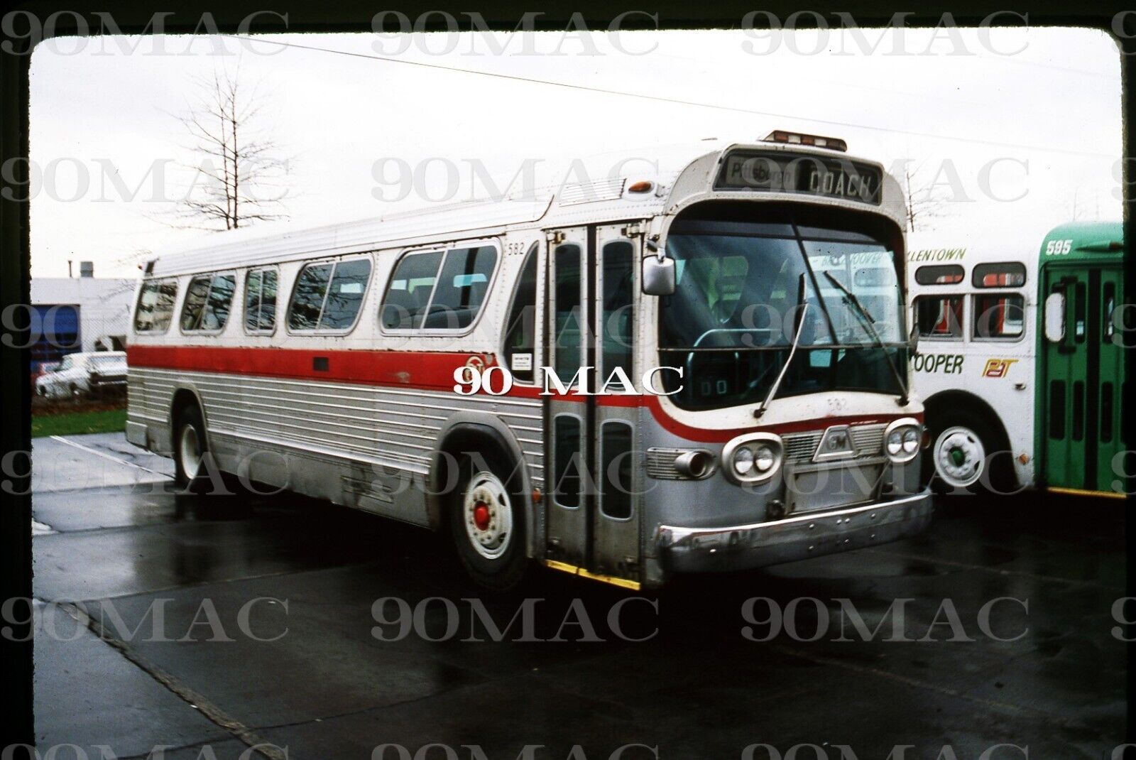 PAT TRANSIT. GM COACH BUS #582. Pittsburgh (PA). Original Slide 1980.