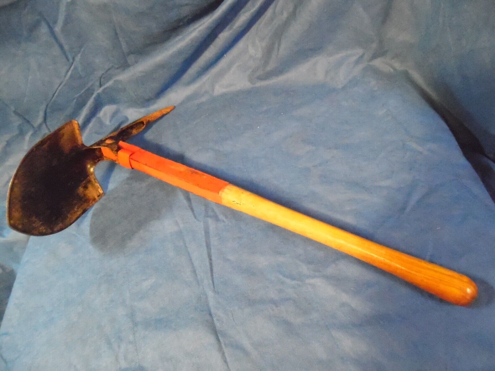 Rare 1930\'s official Boy Scout folding shovel & pick